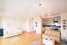 2 bedroom Penthouse to rent